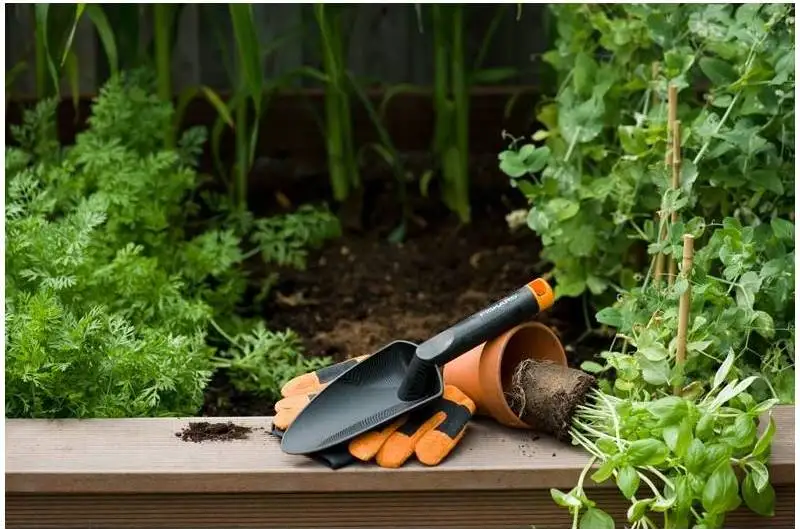 Совок садовый Fiskars Solid|Лопата и совок| |