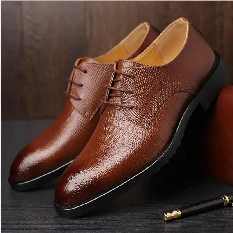 Hot Fashion Men Crocodile Grain Leather Shoes Oxford Men Lace-Up Formal Shoes Man Party Wedding Dress Shoes LE-17 - Цвет: Коричневый