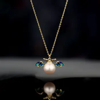 

LP Solid Diamond Pearl-Jewelry 18k Yellow Gold 8mm Natural Freshwater Pearl & Diamond & Blue Angel Wing Pendant For Women's