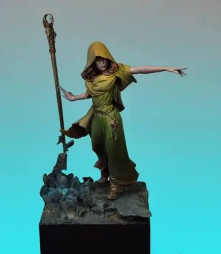 

1/24 Scale 70mm Unpainted Resin Figure Female mage