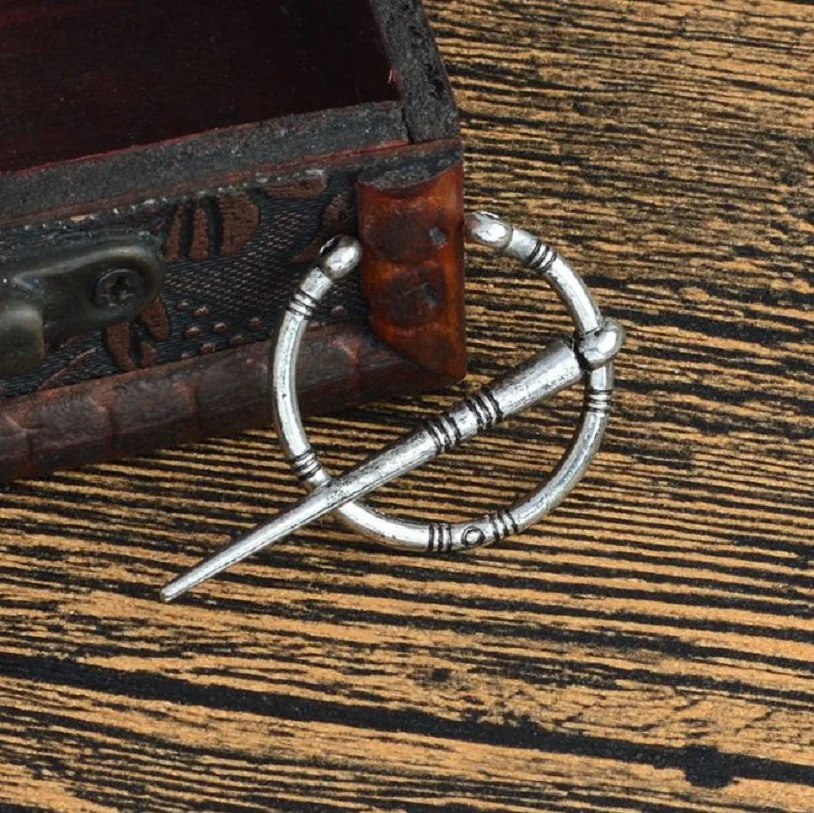 

Creative new retro medieval shawl brooch gold and silver Norwegian Viking alloy pin pin Nordic Viking jewelry gift