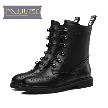 

MLJUESE 2019 women ankle boots cow leather lace up cutouts brogue style winter short plush low heel boots women boots