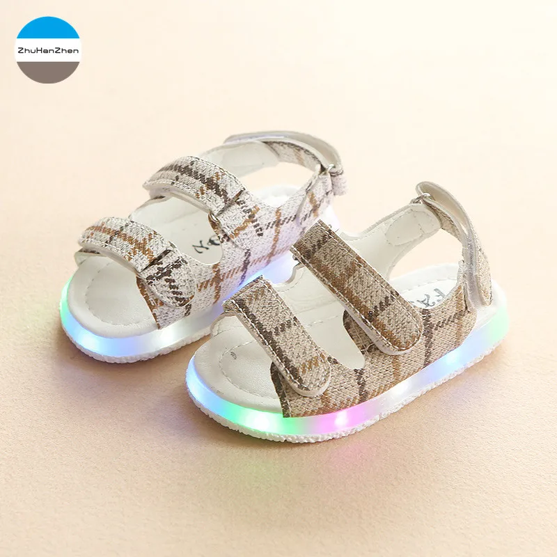 2019 LED lights up fashion baby sandals boys and girls glowing shoes