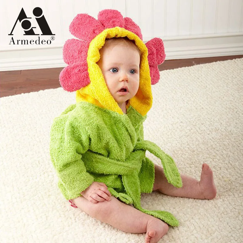 Fashion cartoon animal style baby hooded bathrobe high quality Super