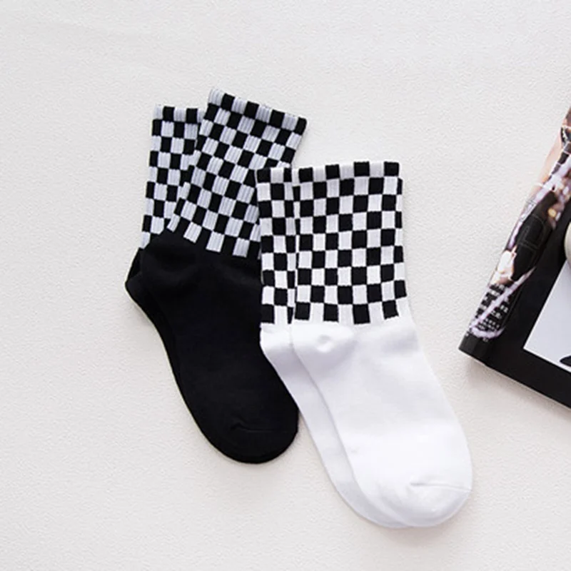 Harajuku носки. Носки ванс в клетку. Носки черные и белые. Квадратные носки. Носки в квадрат.