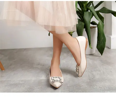 Женская обувь, размеры 31-43 обувь на плоской подошве с амортизирующей стелькой для прогулок красные/черные/бежевые офисные туфли из лакированной кожи на плоской подошве с острым носком и бантиком - Цвет: beige 2