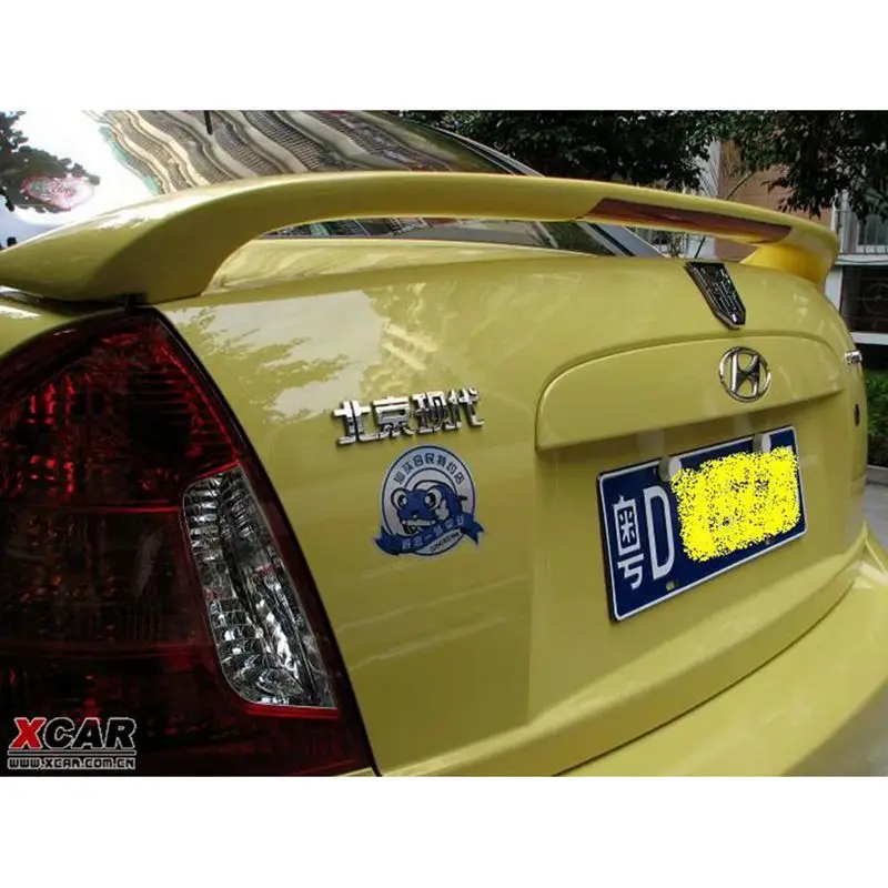 

For Hyundai Accent Spoiler ABS Material Car Rear Wing Primer Color Rear Spoiler 2008-2013 Rear Wing Spoiler With Led Light