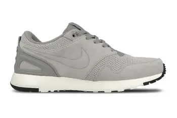 

Nike air vibenna prem-CASUAL SHOES FOR MAN and WOMAN, gray color. retro running shoes lifestyle, urban FASHION, streetstyle.