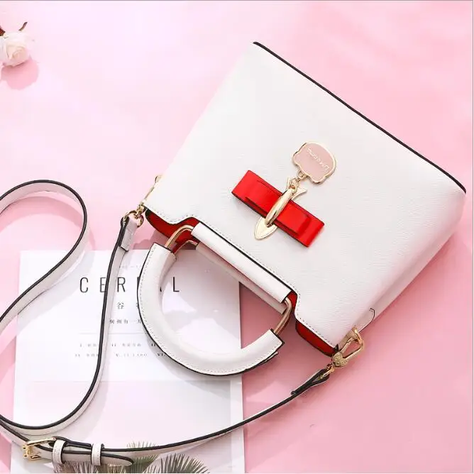 

DuoLaiMi 2018 New Arrival Office Lady Business Dress Bow Hard PU Sequined Bear Fresh Summer Red Women Shoulder Bag Handbag Bags