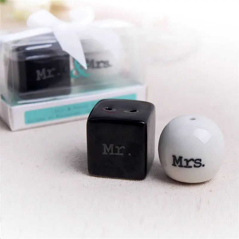 

1 Set Ceramic Spice Salt Pepper Shaker Mr. Mrs. Seasoning Jar Can BBQ Condiment Canister Kitchen Cruet Wedding Favors 3.3*3.3 cm