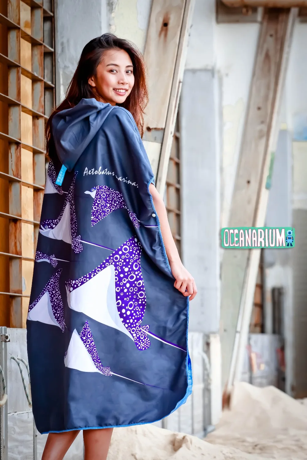 

Oceanarium CLOAK TOWEL Poncho Rash Guard 105CM X 85CM