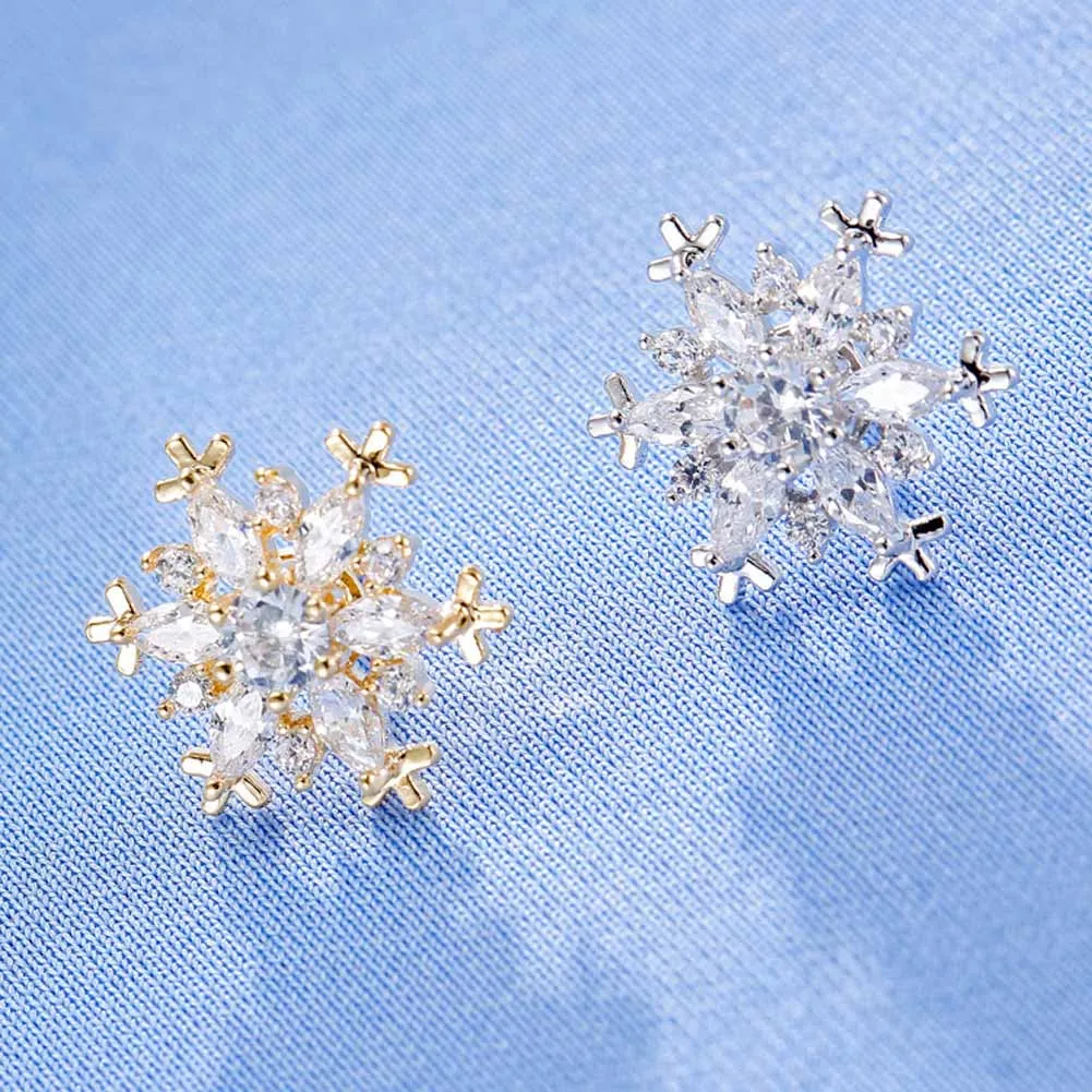 

1 piece 2017 Hot Sale Cheap Crystal Flower Brooch Fancy Tone Bridesmaid Dress Snowflake Brooch Pins korean version
