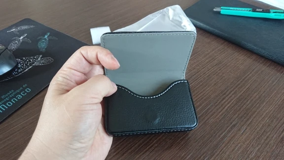 Fashion Business Card Holder Men's Exquisite Magnetic Attractive Card Case Box Mini Wallet Male Credit Card Holder Bolsas #Zer photo review