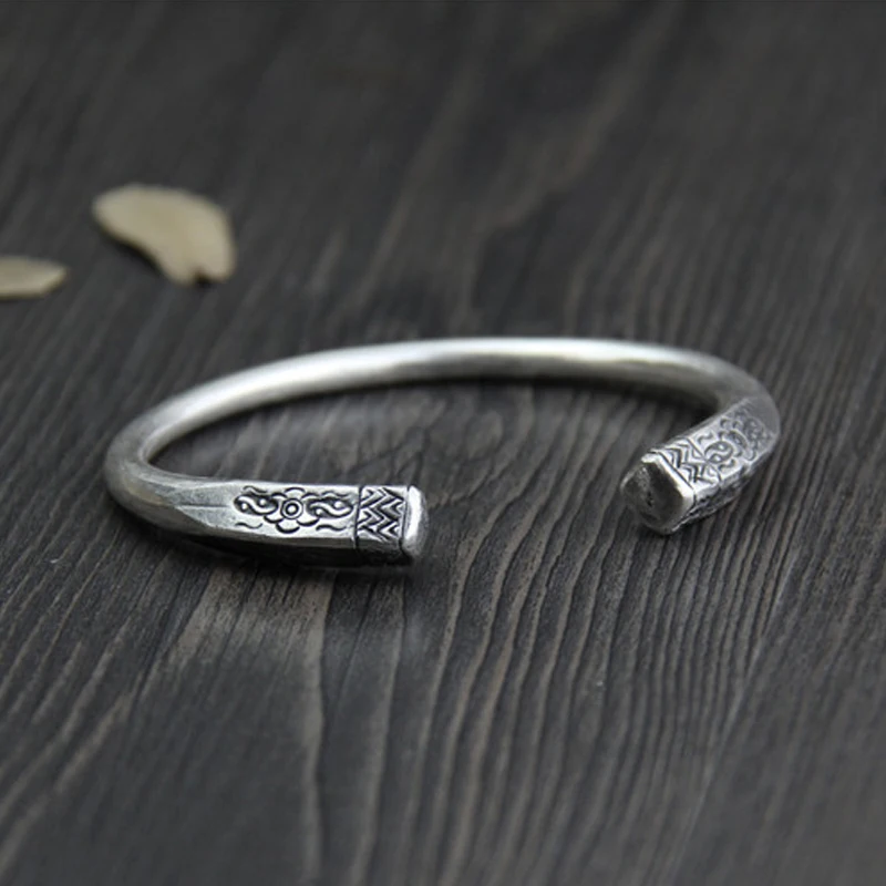 

Fyla Mode 999 Pure Silver Jewelry Vintage Thai Silver Bracelet 8mm Carved Bangles Fashion Female 32G WTB073