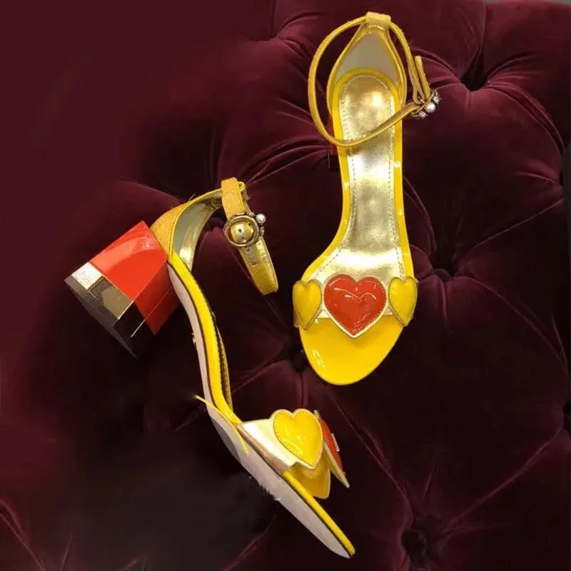 Knsvvli/женские босоножки на высоком каблуке с украшением в виде сердца, украшенные кристаллами; летний стиль; ремешок в виде буквы; розовый массивный каблук сандалии; Mujer - Цвет: yellow 6 cm heel