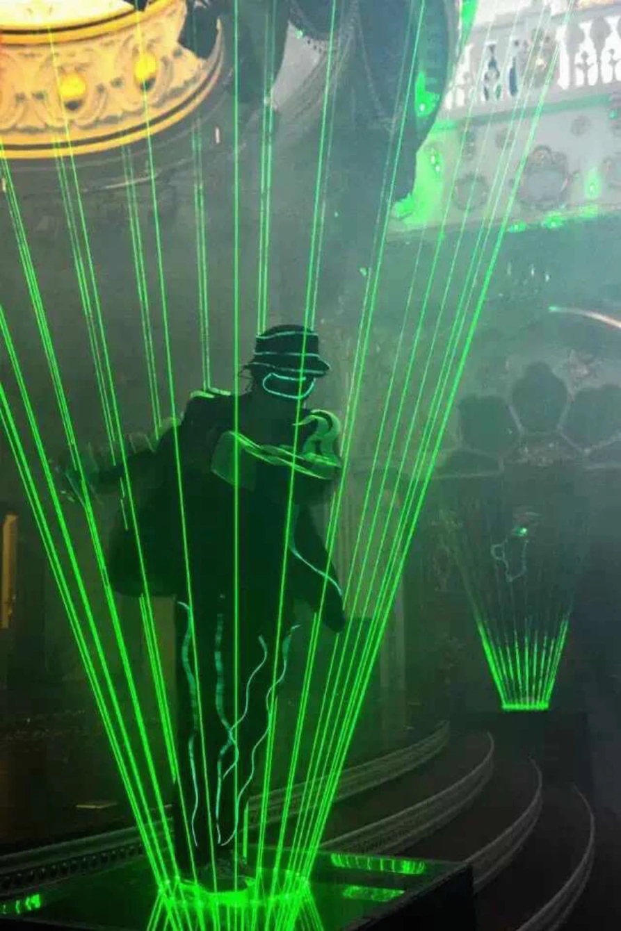laser man show-3