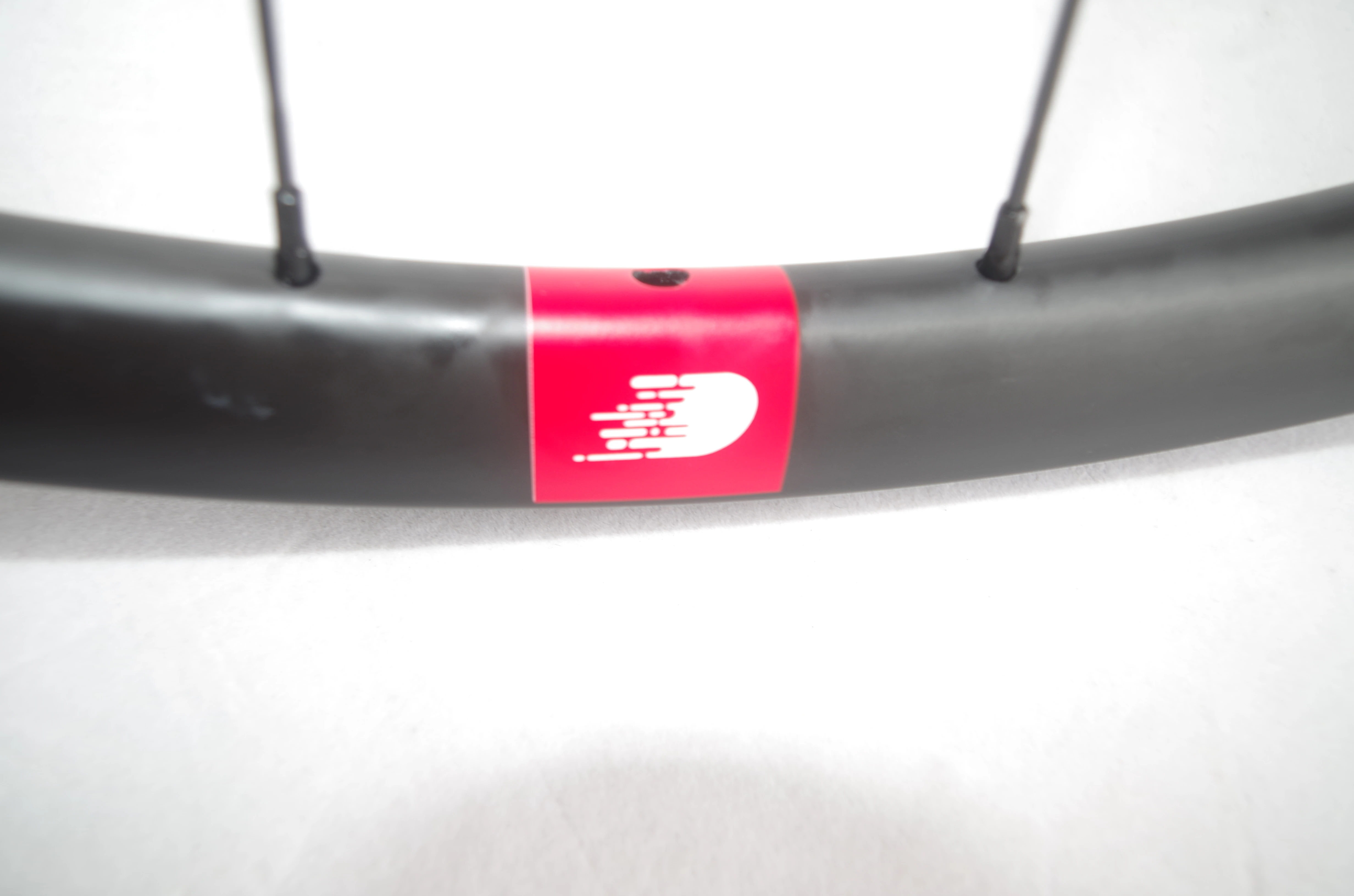 Sale 998g Titanium Spoke 700C 25mm Wide Tubular Asymmetric Road Disc Cyclocross Carbon Wheels CX Bike Wheel set 24 Holes UD Matte XDR 5