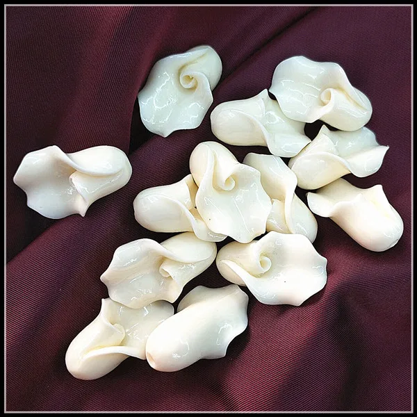 15 шт. белые бусины в форме цветка Zantedeschia aedopica 8x16 мм 10x22 модные для браслетов