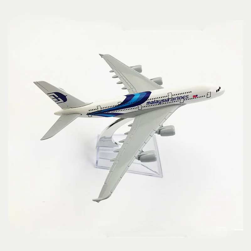 Модель самолета A380 16 см Малайзия авиакомпании Airbus авиация голубые крылья модель