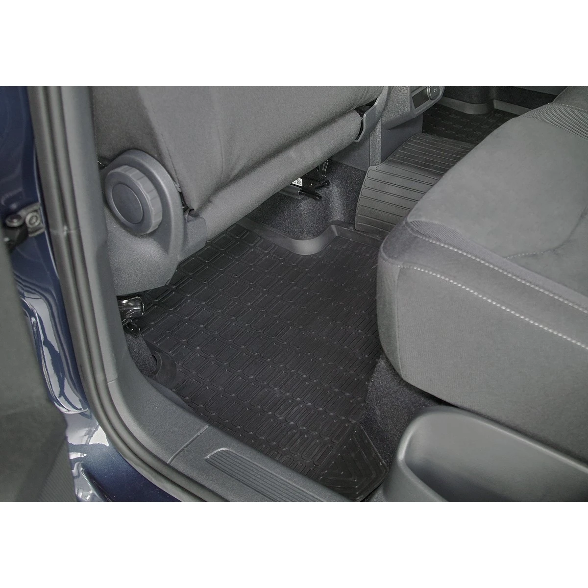 Коврики для салона Rival 15805006 для Volkswagen Tiguan (2017-н.в., с крепежом, с перемычкой, полиуретан, 5 шт.)