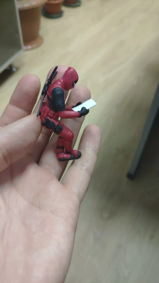 Disney Marvel X-Men Deadpool 2 Action Figure Sitting Posture