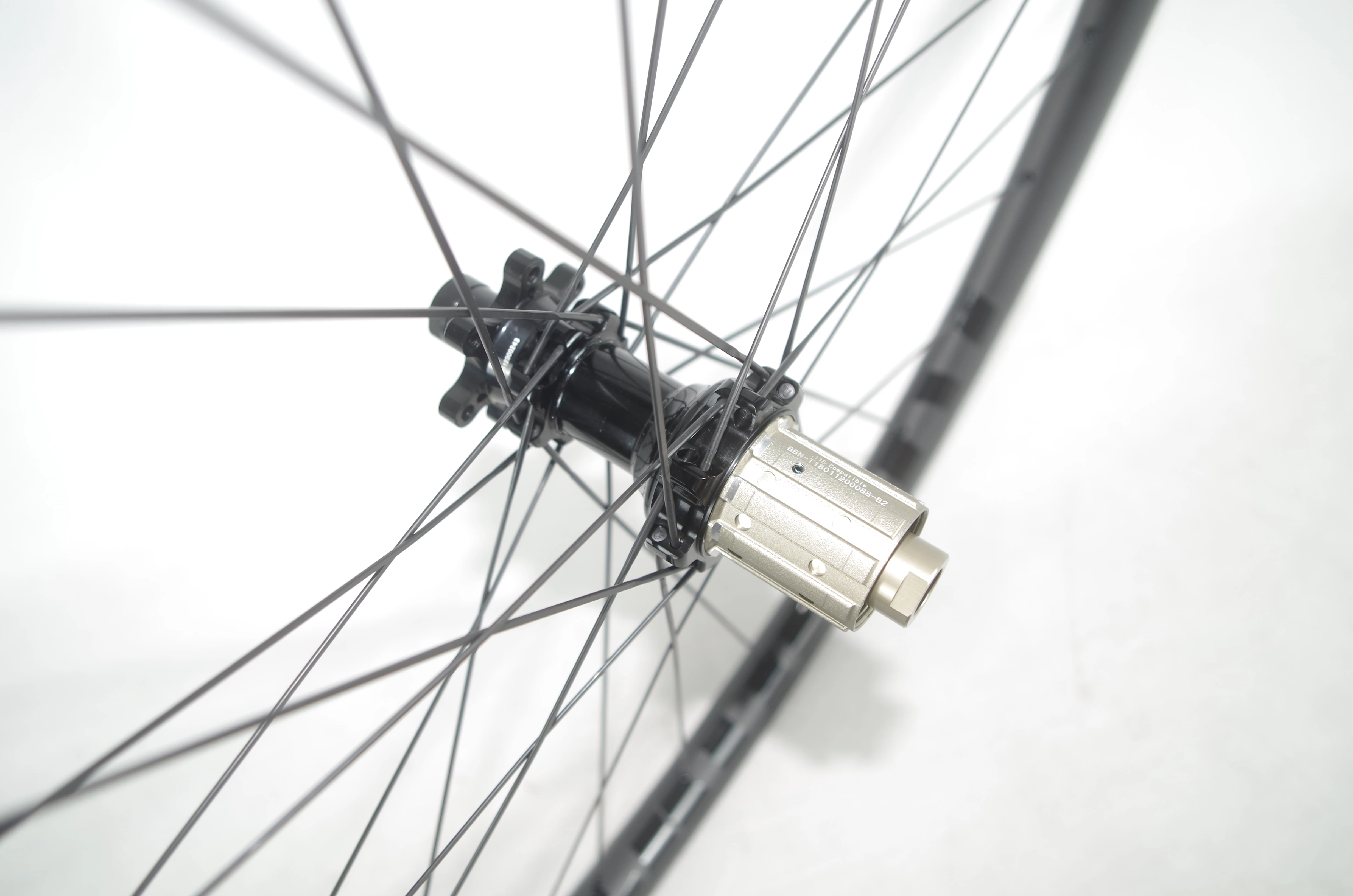 Discount 1199g 29er MTB XC 24mm x 30mm Asymmetric Hookless Clincher Tubeless Mountain Bike Carbon Wheels 29inch Wheelset 29" 3k 12k twill 3