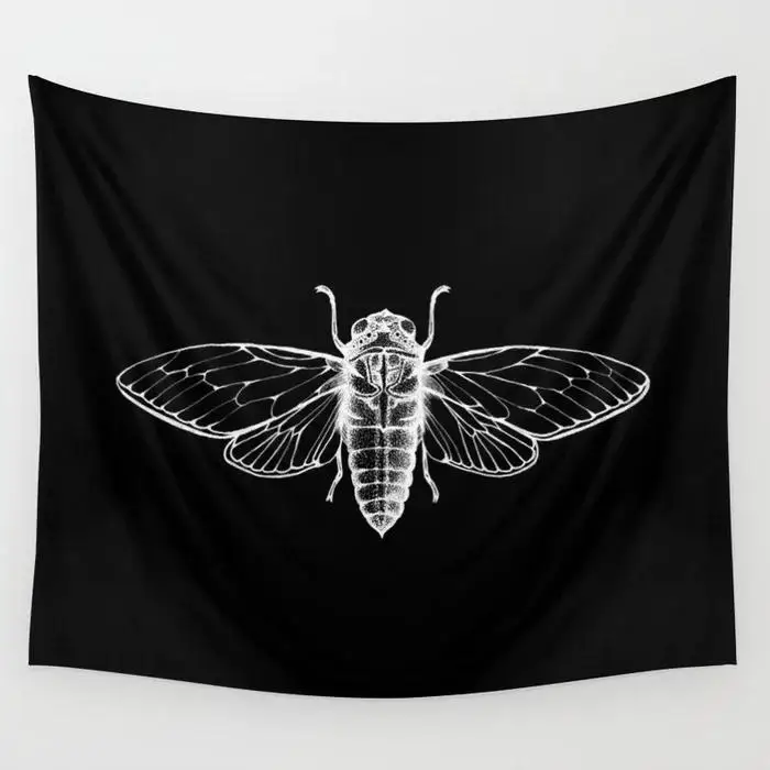 cicada1622431-tapestries.webp
