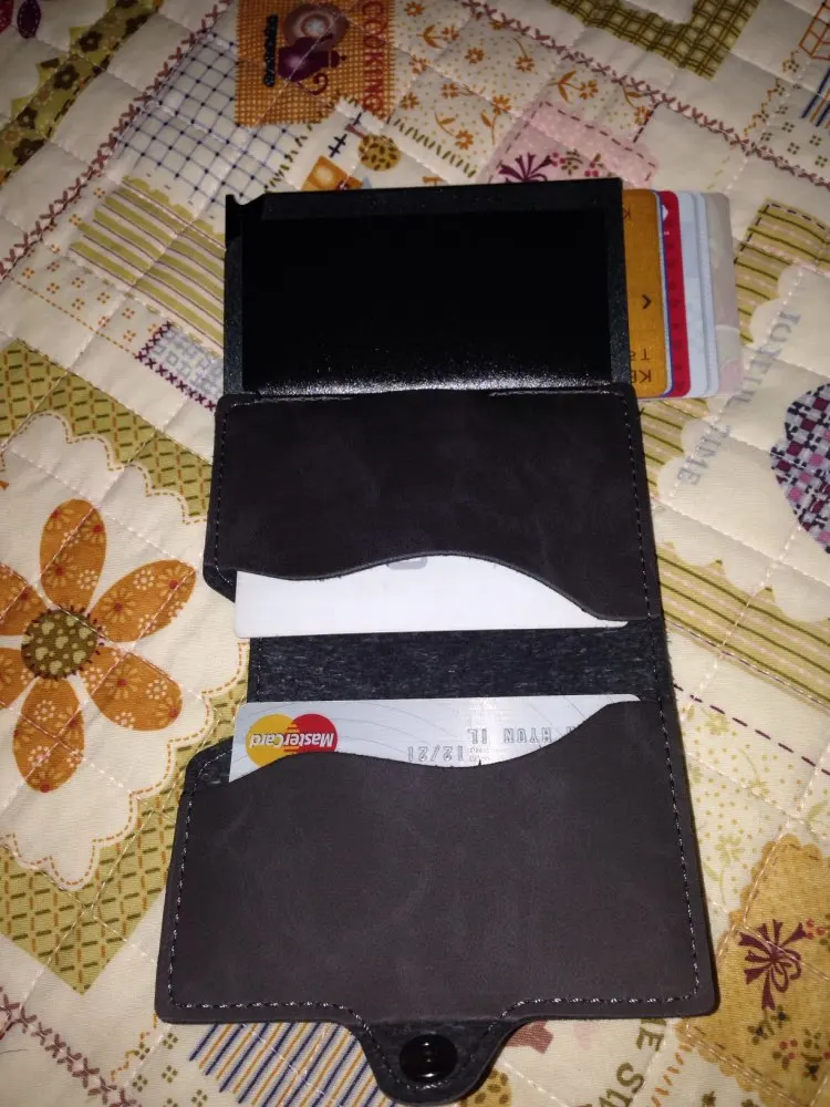 Casekey Luxury Carbon Fiber Mini Pop Up Rfid Wallet for Men Slim Leather Business ID Credit Card Pocket Holder Wallet photo review