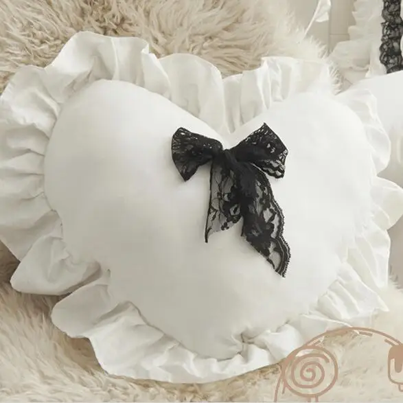 100 Cottoon Fabric White Black Lace Heart Shaped Pillow Girl Bed