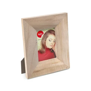 

Balvi-Chicago photo frame. Photo size: 10x15 cm Model desktop and wall. Color: oak. Made of wood
