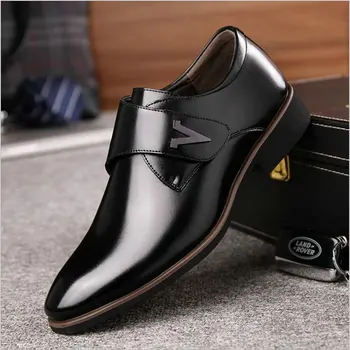 

Men Dress Shoes Business Wedding Shoes New Fashion Male black Brown Formal Shoes PU Leather Oxfords Pointed Toe Shoes LE-10