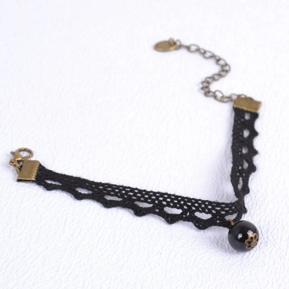 

1 Pcs 2018 Simple fashion manual hook flower ornaments black hollow pearl pendant simple fashion lace Bracelet