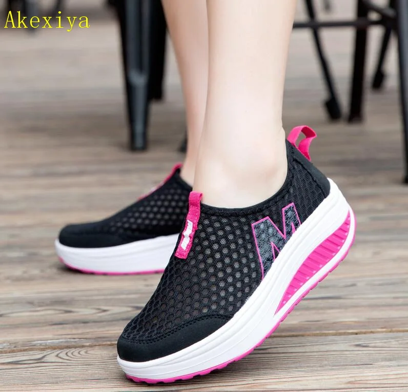 Meilleur Akexiya Nouvelles Femmes de Marche Chaussures Casual Sport Mode Hauteur Croissante Femme Mocassins Respirant Air Mesh Battantes Compensées Sneakers