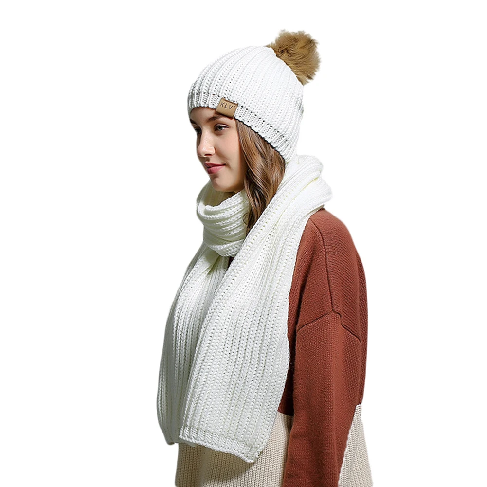 womens bobble hat and scarf set