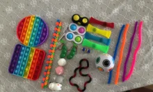 Juguetes antiestrés para adultos y niños, paquete de regalo de Cuerdas elásticas, juguetes sensoriales antiestrés para aliviar el estrés