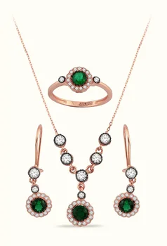 

Diamond Looking Authentic Team 02-560-ES0009