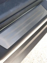 Vtear-placa de desgaste de umbral de puerta de coche, accesorio para Toyota RAV4 2019 2020 2021, embellecedor Interior de placas protectoras de acero inoxidable