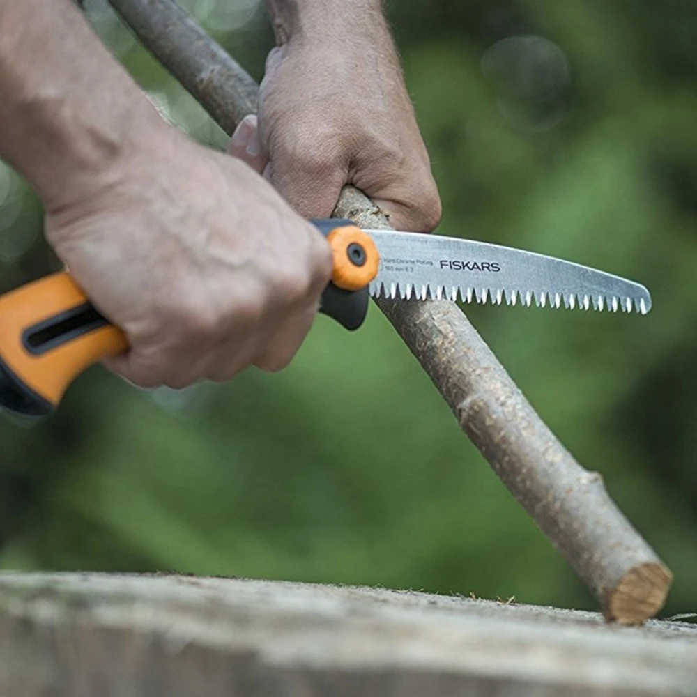 Садовая пила stihl одноручная. Садовая ножовка штиль. Пила для спила деревьев ручная. Ручная пила для обрезки деревьев. Ручная пила для обрезки деревьев.