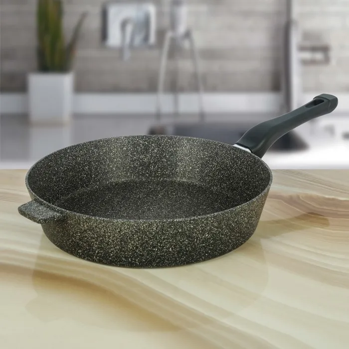 Frying Pan &quotmistress" 26 cm with plastic handle | Дом и сад