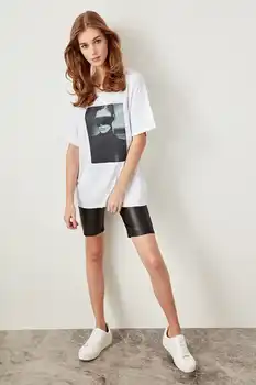

Trendyol White Foil and Board Printed Boyfriend Mould Knitted T-shirt TWOSS19YN0055