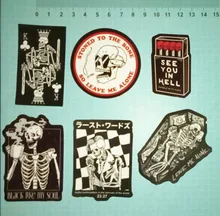 Calaveras rojas y negras, pegatina inspiradora de amor para monopatín, portátil, equipaje, estilo Anime, pegatina de Graffiti, Maleta, 10/50 Uds.