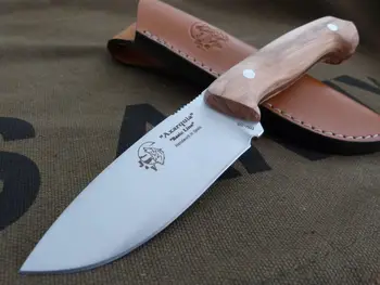 

J & V axarquia hunting basic line olive with steel sheet MV-58 of 11,5 cm and Wood olive tree 12,5 cm