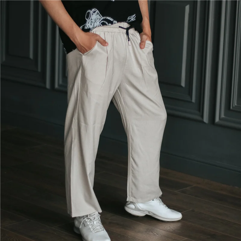 Мод на брюки в гта 5 франклин. Стоячий в штанах. Пропущенные штаны. Кожаные штаны в гта 5. Трико с вытянутыми коленками.