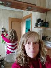 Pelucas sintéticas rizadas para mujeres afroamericanas, pelo de Cosplay de fibra resistente al calor, longitud media, flequillo lateral libre, color rubio Emir