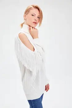 

Trendyol Raw White Tassel Detail Knitwear Sweater TWOAW20KZ0096