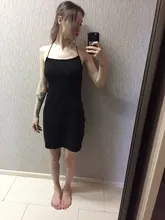 Vestido ajustado de fiesta con espalda al aire, vestido de mujer que estiliza la figura, corto, con tirantes muy finos y escote abierto