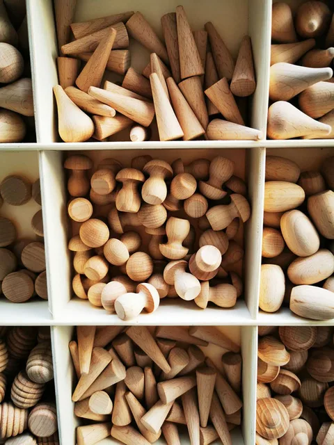 6pcs Handmade Painting Beech Wooden Dolls Loose Parts /DIY Painting Wood Honeycomb Mushrooms Cones Droplets Acorns Creative Toy 6