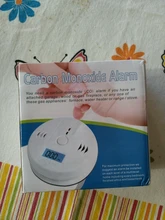 Envío Gratis! LCD CO Sensor trabajo solo construido en 85dB sirena de sonido independiente envenenamiento por monóxido de carbono Detector de alarma de advertencia