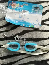 Gafas de natación antivaho impermeables para hombres y mujeres, lentes ajustables con vista UV de amplia protección, con Clip para la nariz, tapón para la oreja