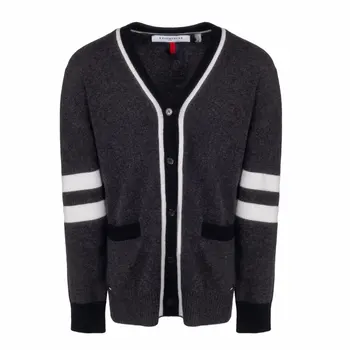 

Brand: Givenchy - Genre:- Category: Cardigans- …Colore: , Taglia: 8Y